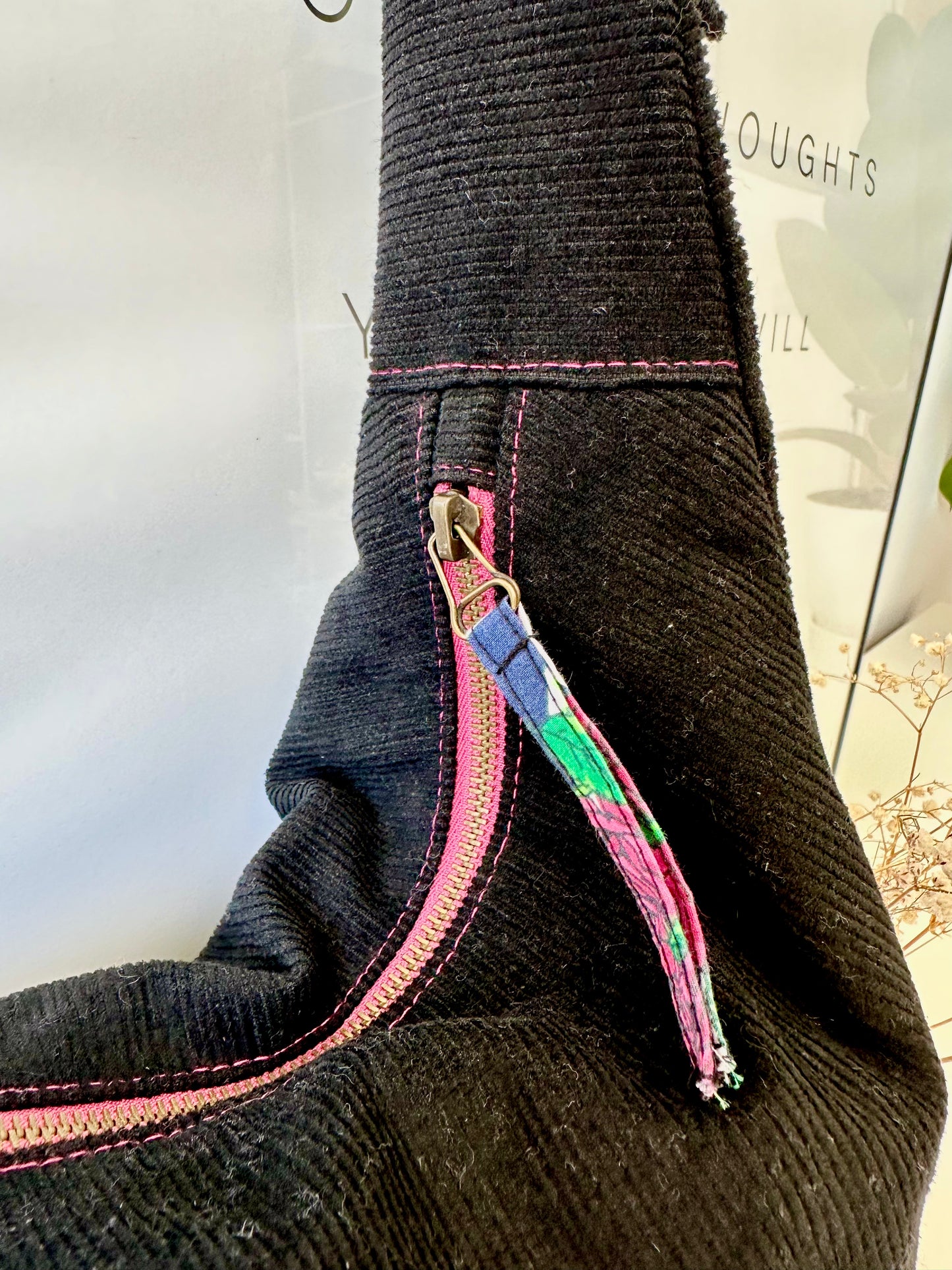 Corduroy Shoulder Bag Black/Pink