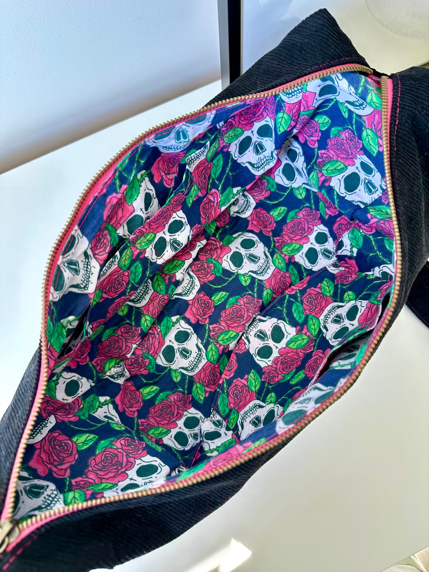 Corduroy Shoulder Bag Black/Pink