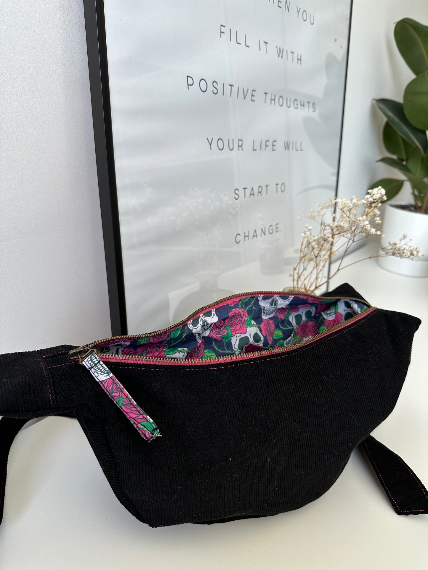 Corduroy Shoulder Bag Black/Pink